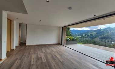 casa en arriendo/venta en aeropuerto. Cod V6486