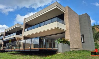 casa en arriendo/venta en aeropuerto. Cod V6486