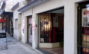 Local comercial al frente en pequeña galeria Ramos Mejia
