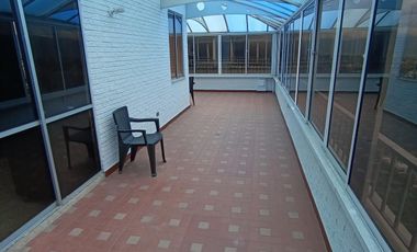 APARTAMENTO LA CEIBA DOS NIVELES. Cod V9678