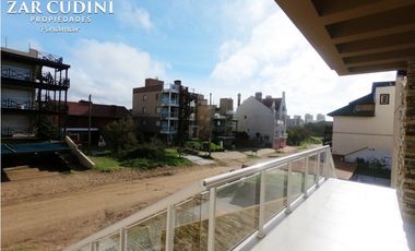 VENTA PINAMAR DEPARTAMENTO 3 AMBIENTES CON COCHERA CUBIERTA Y PISCINA