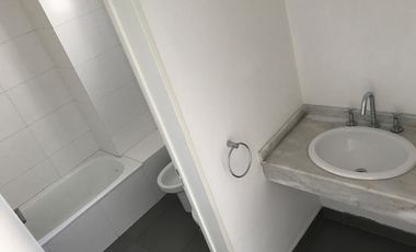 Oficina en alquiler, San Justo centro.