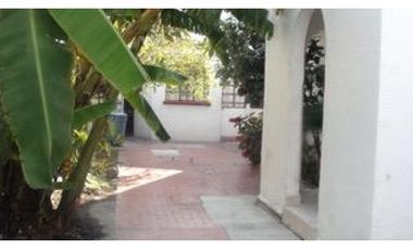 Se vende casa en colonia Peralvillo, CDMX. 15 habitaciones.