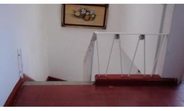Se vende casa en colonia Peralvillo, CDMX. 15 habitaciones.