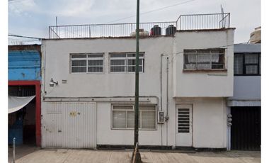 Se vende casa en colonia Peralvillo, CDMX. 15 habitaciones.