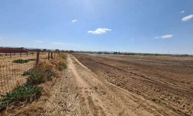 Venta Precioso Rancho en Aguascalientes al Pie de Carretera muy Completo