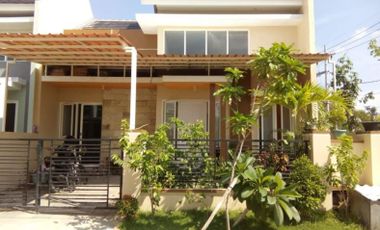 rumah green semanggi Mangrove Surabaya Hadap selatan, hook