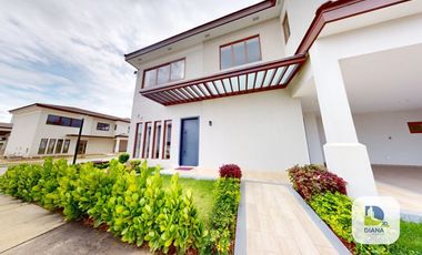 Venta de casa en Santa María