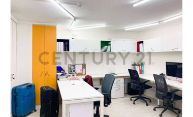 VENDE ESTUPENDA OFICINA SECTOR PUC (DESOCUPADA)