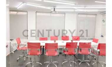 VENDE ESTUPENDA OFICINA SECTOR PUC (DESOCUPADA)