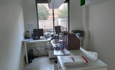 VENDE ESTUPENDA OFICINA SECTOR PUC (DESOCUPADA)