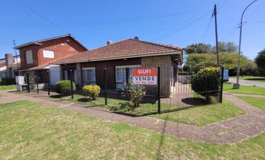 CASA EN PARQUE LURO 3 AMBIENTES CON DEPENDENCIA y 2 BAÑOS