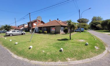 CASA EN PARQUE LURO 3 AMBIENTES CON DEPENDENCIA y 2 BAÑOS