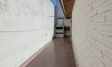 CASA EN PARQUE LURO 3 AMBIENTES CON DEPENDENCIA y 2 BAÑOS