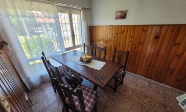 CASA EN PARQUE LURO 3 AMBIENTES CON DEPENDENCIA y 2 BAÑOS