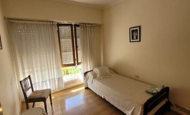 CASA EN PARQUE LURO 3 AMBIENTES CON DEPENDENCIA y 2 BAÑOS