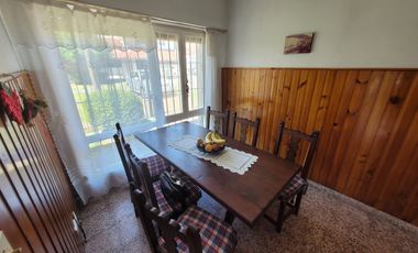 CASA EN PARQUE LURO 3 AMBIENTES CON DEPENDENCIA y 2 BAÑOS