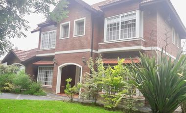 GRAN OPORTUNIDAD IMPORTANTE CHALET DE 5 AMB