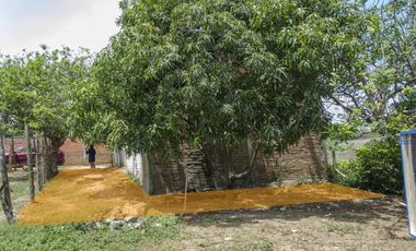 Lote en venta en frente al Zuana Santa Marta