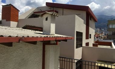 JIPIJAPA. CASA PRINCIPAL Y OTRA POSTERIOR.EN VENTA.