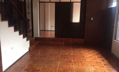 JIPIJAPA. CASA PRINCIPAL Y OTRA POSTERIOR.EN VENTA.