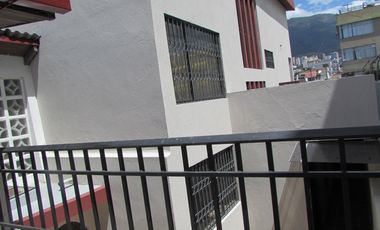 JIPIJAPA. CASA PRINCIPAL Y OTRA POSTERIOR.EN VENTA.