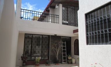 JIPIJAPA. CASA PRINCIPAL Y OTRA POSTERIOR.EN VENTA.