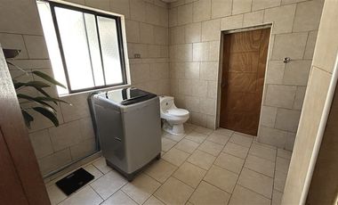 Amplia casa, vista al mar ,LyC 4 dormitorios,2 baños, patio