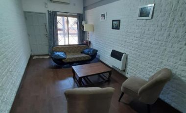 Excelente casa de 3 ambientes con pileta