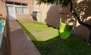 Excelente casa de 3 ambientes con pileta
