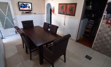 Excelente casa de 3 ambientes con pileta