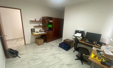 CASA EN VENTA JUNTO A CASA CLUB CON  ALBERCA EN EL FRACC.LAS HIGUERAS