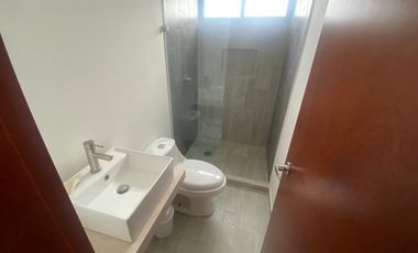 CASA EN VENTA JUNTO A CASA CLUB CON  ALBERCA EN EL FRACC.LAS HIGUERAS