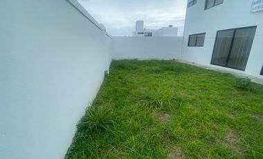 CASA EN VENTA JUNTO A CASA CLUB CON  ALBERCA EN EL FRACC.LAS HIGUERAS