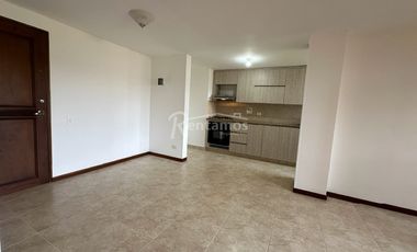 apartamento en arriendo en loma de las brujas. Cod A776736