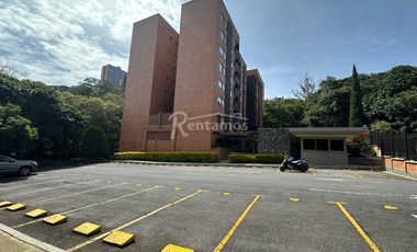 apartamento en arriendo en loma de las brujas. Cod A776736