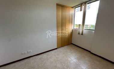 apartamento en arriendo en loma de las brujas. Cod A776736