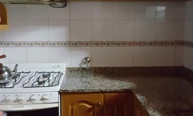 Casa lista para habitar, tipo chalet en zona Colón