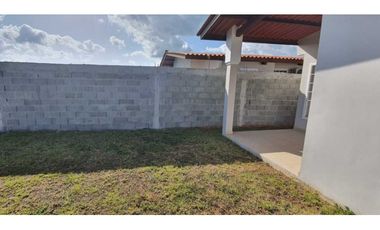 ALQUILO CASA SEMI AMOBLADA EN ARRAIJAN BRISAS DEL GOLF 3R