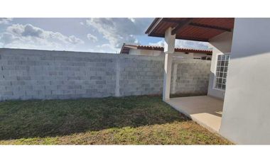 ALQUILO CASA SEMI AMOBLADA EN ARRAIJAN BRISAS DEL GOLF 3R