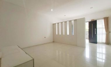 Di Sewakan Rumah Luxury 2 Lantai di Taman Kopo Indah 3 Bandung