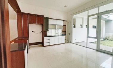 Di Sewakan Rumah Luxury 2 Lantai di Taman Kopo Indah 3 Bandung