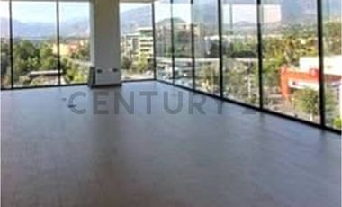 OFICINA EN ARRIENDO AV. LA DEHESA EXCELENTE UBICACION