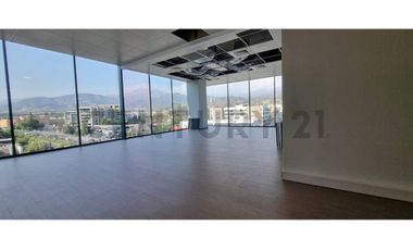 OFICINA EN ARRIENDO AV. LA DEHESA EXCELENTE UBICACION