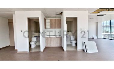 OFICINA EN ARRIENDO AV. LA DEHESA EXCELENTE UBICACION