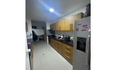 SE VENDE CASA DE DOS PISOS EN ZONA NORTE DE MONTERA