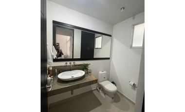 SE VENDE CASA DE DOS PISOS EN ZONA NORTE DE MONTERA