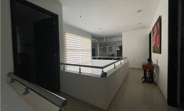 SE VENDE CASA DE DOS PISOS EN ZONA NORTE DE MONTERA