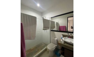 SE VENDE CASA DE DOS PISOS EN ZONA NORTE DE MONTERA