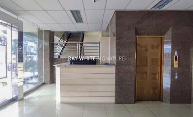 Gedung Kantor 8 Lantai di daerah Buncit Raya